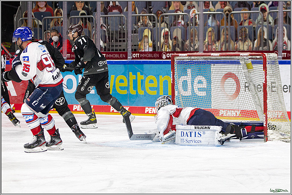 PENNY DEL;  Koelner Haie - Adler Mannheim; Koeln, 08.04.2021